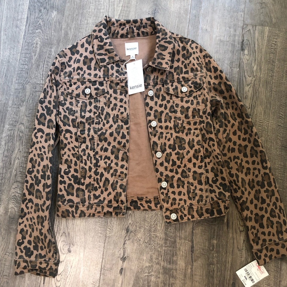 NWT Kensie cheetah jacket